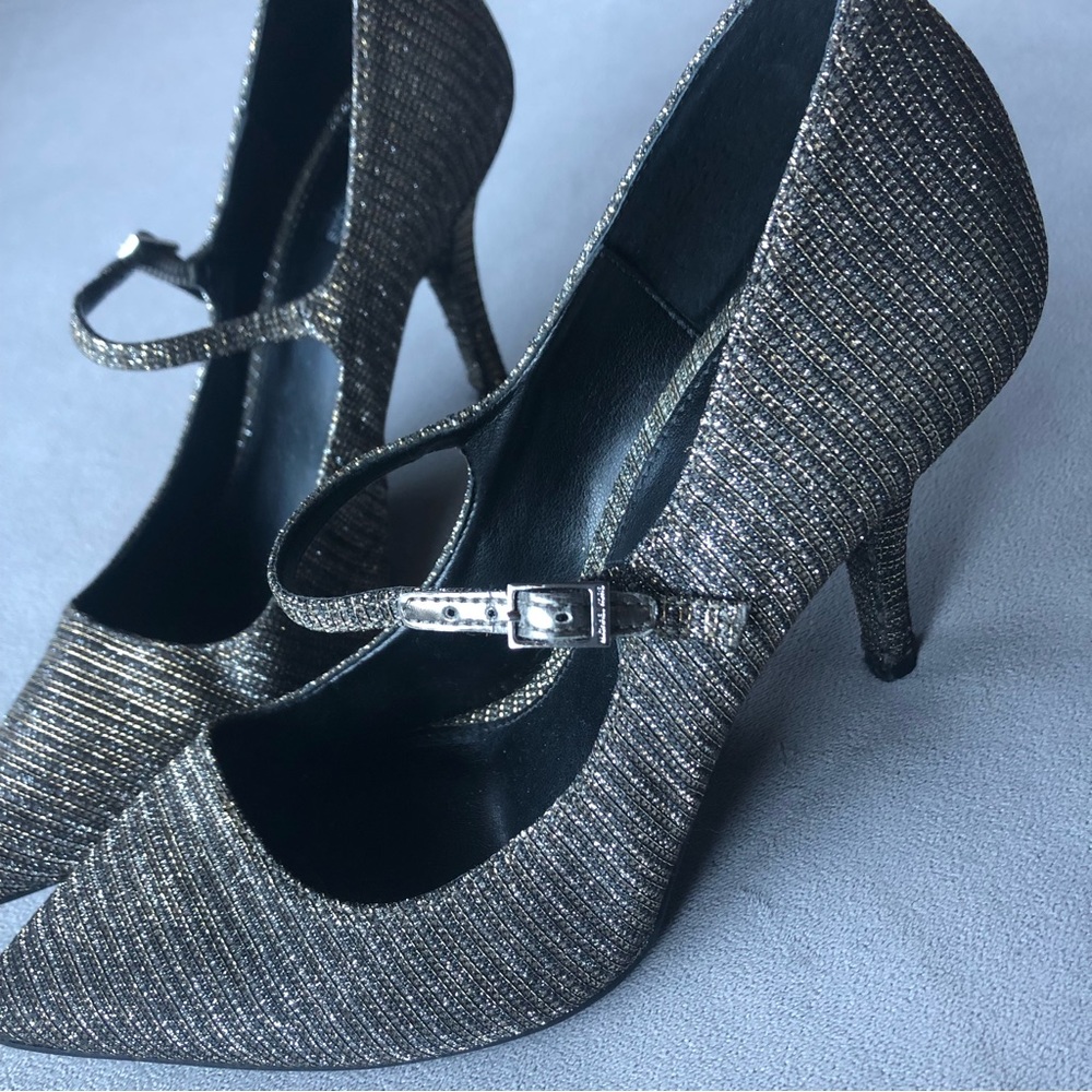 Michael Kors ~ Silver Gold Pointed Toe Heels ~ Women’s Size 7